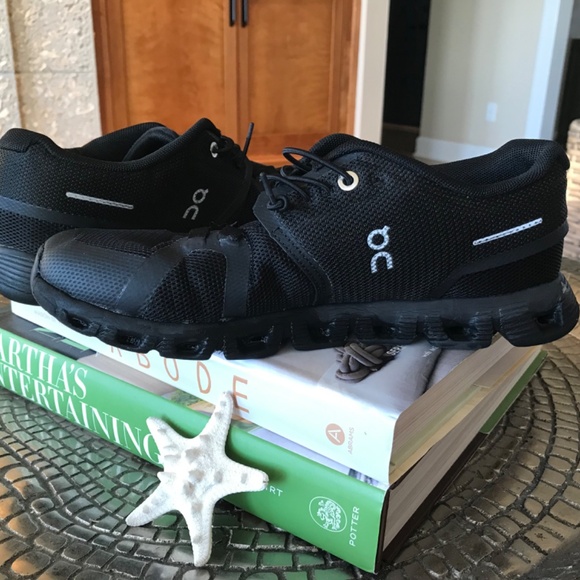 ON CLOUD WOMEN ALL BLACK RUNNING SHOES - Picture 6 of 11